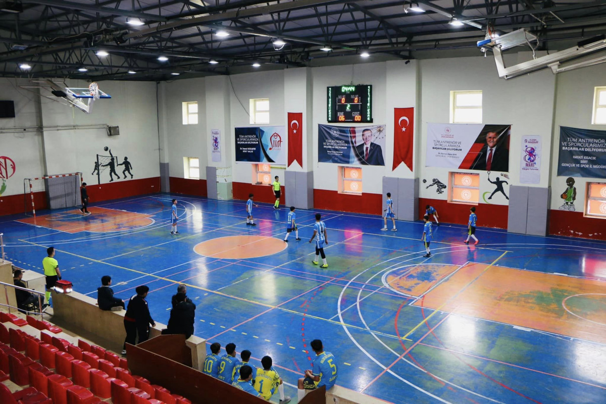 2023-2024 Eğitim - Öğretim yılı Okul Sporları yıldızlar kız-erkek Futsal İl Birinciliği müsabakaları 14 Eylül Spor Salonunda başladı