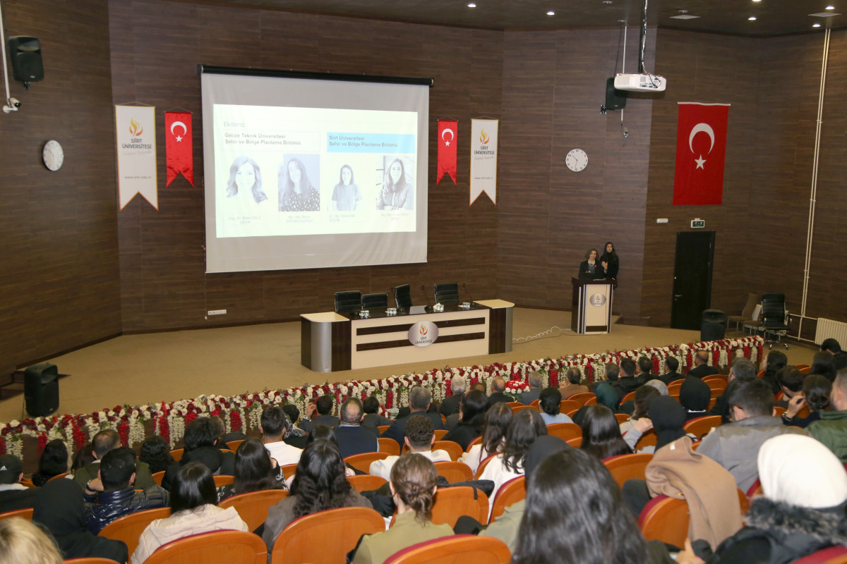 Siirt Üniversitesi’nde Küçük Kentlerin Yeniden Şekillenmesinde Üniversitenin Rolü Çalışmasının Sonuç ve Değerlendirme Çalıştayı Düzenlendi