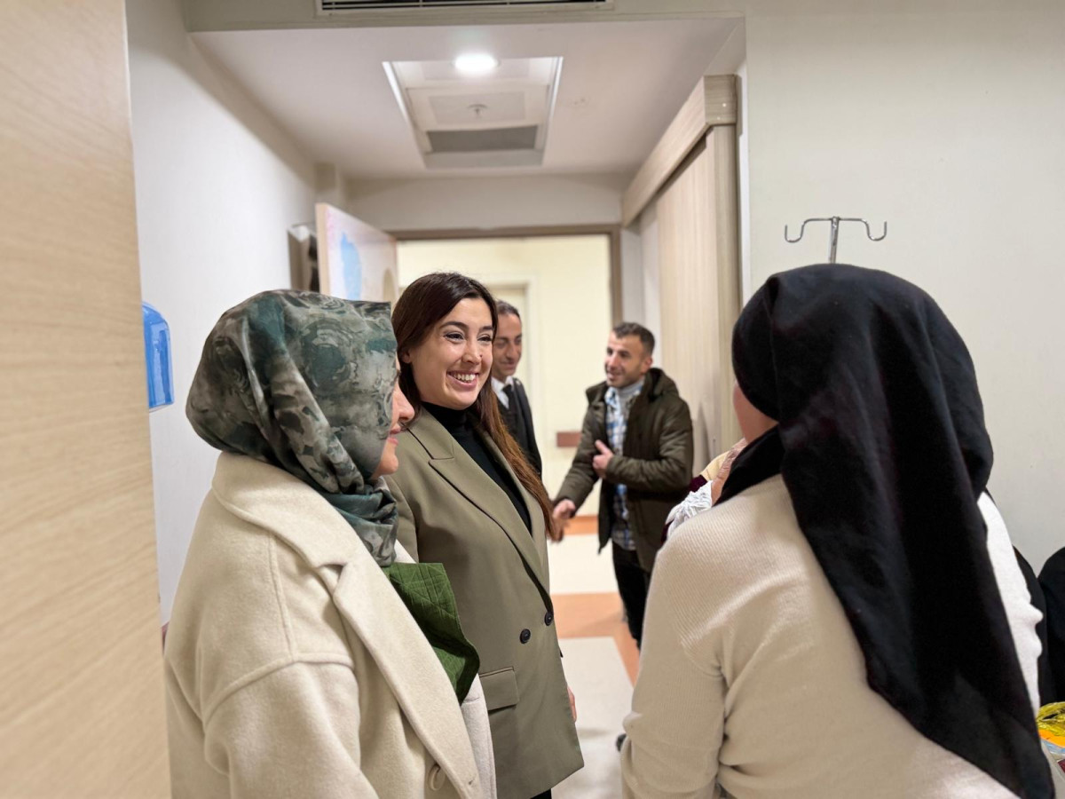 PERVARİDEN GELEN MİSAFİR ANNE  ZİYARET EDİLDİ..