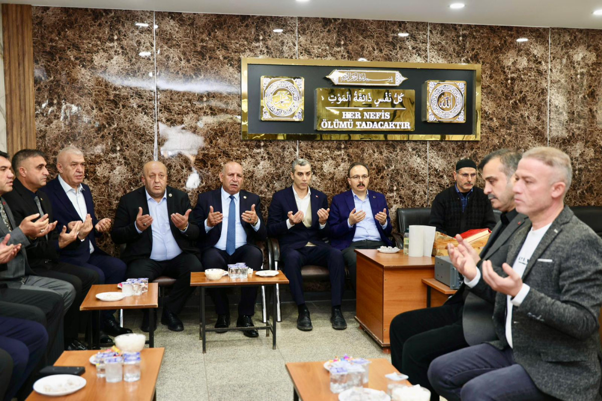 VALİ KIZILKAYA, MHP İL BAŞKANI TÜKENMEZ’İN ACISINI PAYLAŞTI.