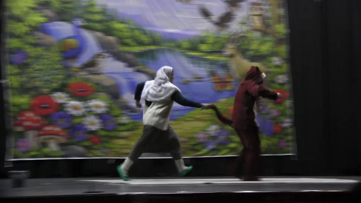 SİİRT TE ÇOCUK OYUNU OLAN PİRE Ü ROVİ KÜRTÇE TİYATRO OYUNU ÇOCUKLARDAN BÜYÜK İLGİ GÖRDÜ