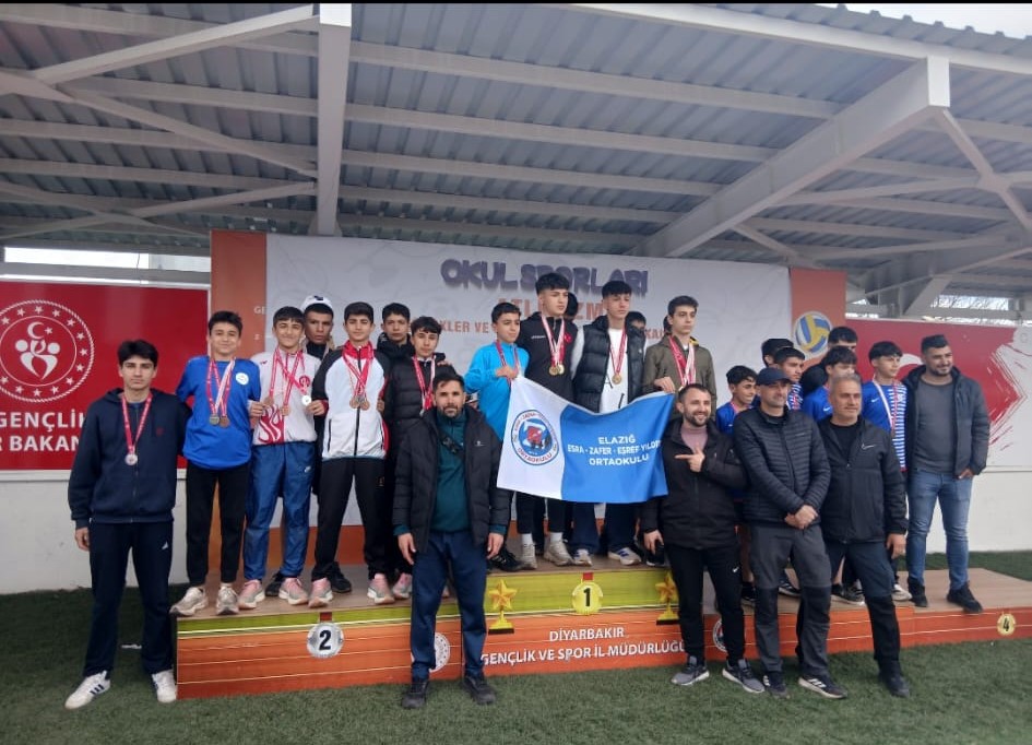 Diyarbakır İlimde Okullar Arası Puanlı Atletizm Yarışmasında Sancaklar Ortaokulu Bölge şampiyonasında takım halinde ikinci oldu