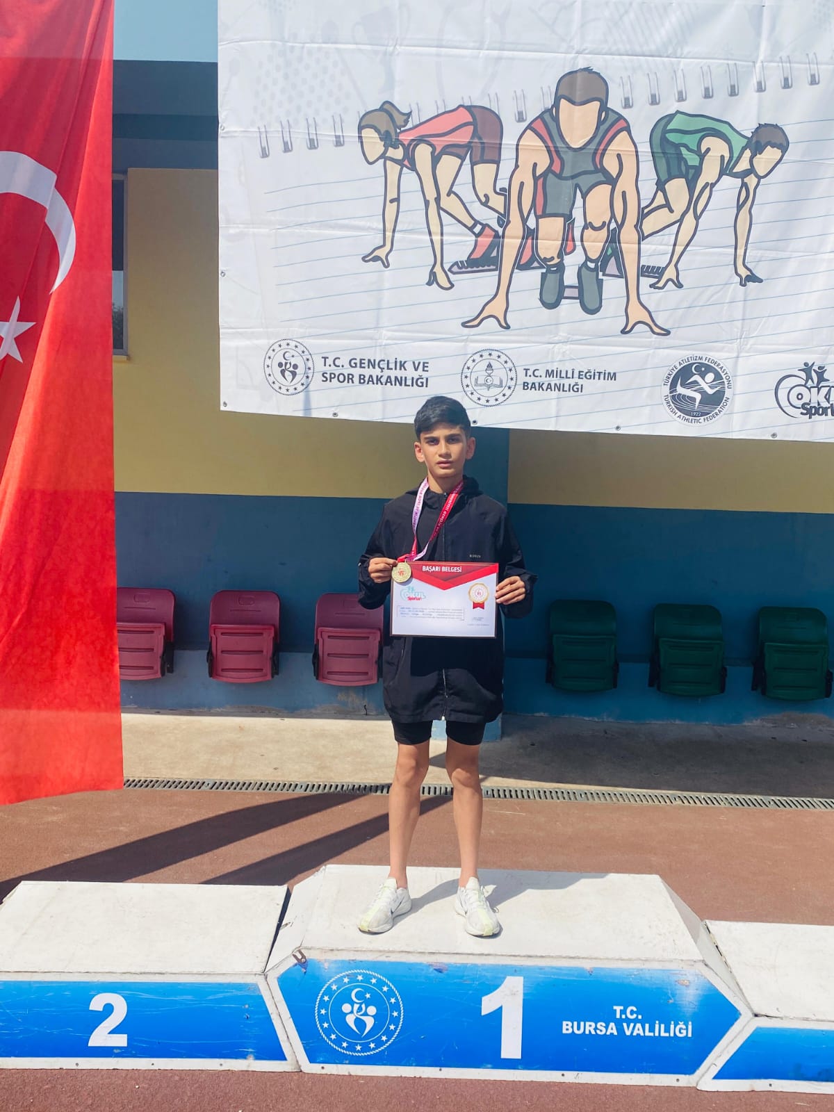 Siirt Borsa İstanbul Ortaokulu 7. sınıf öğrencisi Muhammed Yusuf ÖZDEMİR büyük başarısı