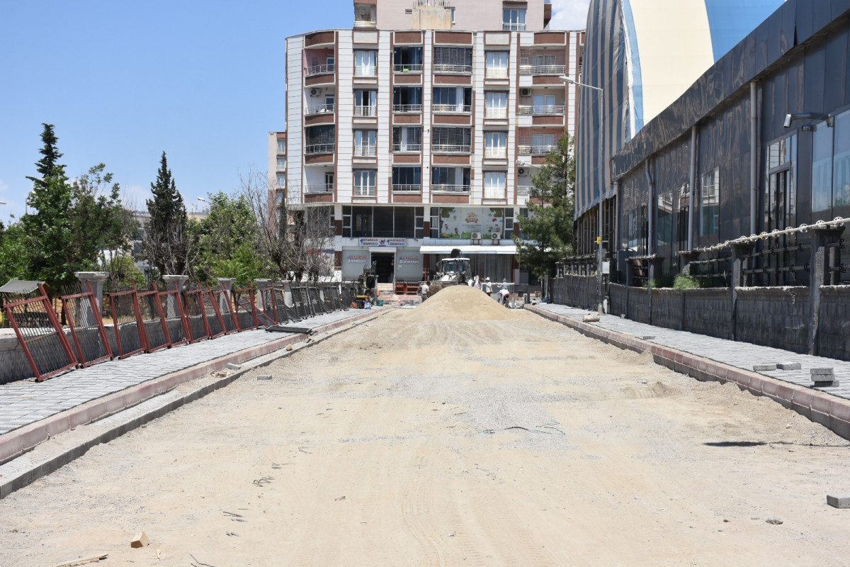 SİİRT BELEDİYESİ YOLLARI MODERNLEŞTİRME ÇALIŞMALARINI SÜRDÜRÜYOR
