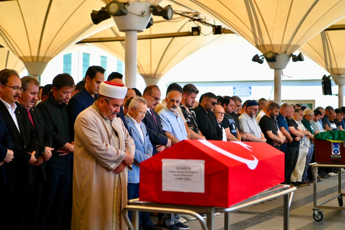 Vali Dr. Kemal Kızılkaya’nın Muhterem Babaları Dualarla Ebediyete Uğurlandı.