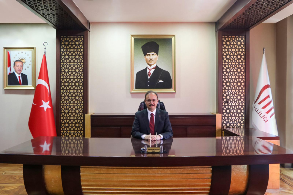 VALİ VE BELEDİYE BAŞKAN V. SAYIN DR. KEMAL KIZILKAYA’NIN “30 AĞUSTOS ZAFER BAYRAMI” KUTLAMA MESAJI