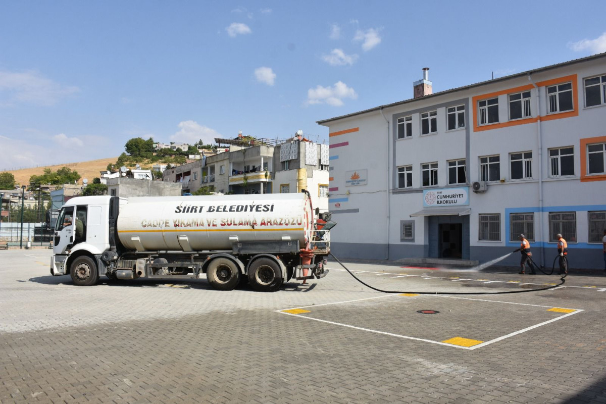 Siirt Belediyesi’nden okullara temizlik seferberliği…!