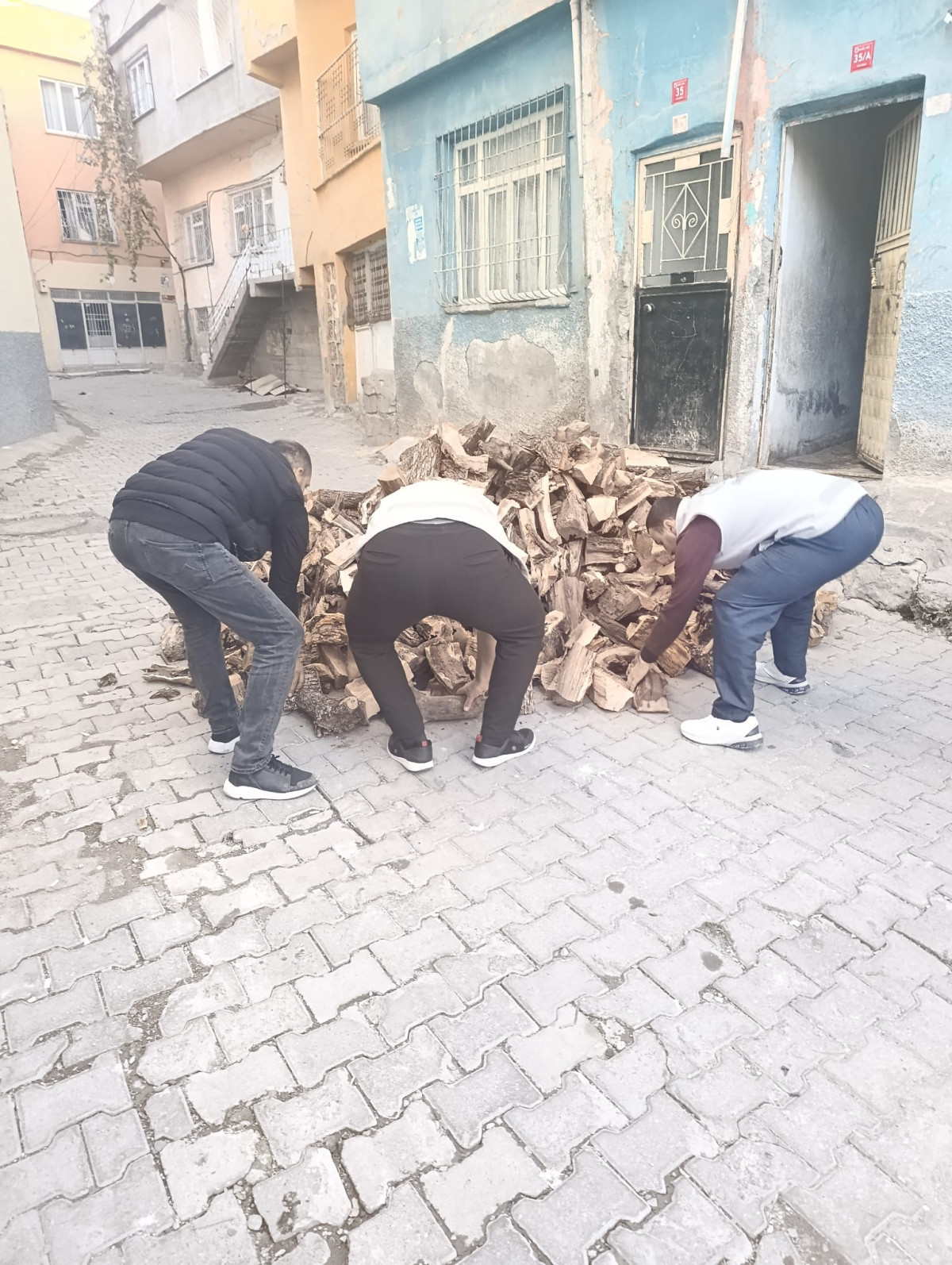 Siirt Umut Kervanı Kış Öncesi geleneğini sürdürüyor