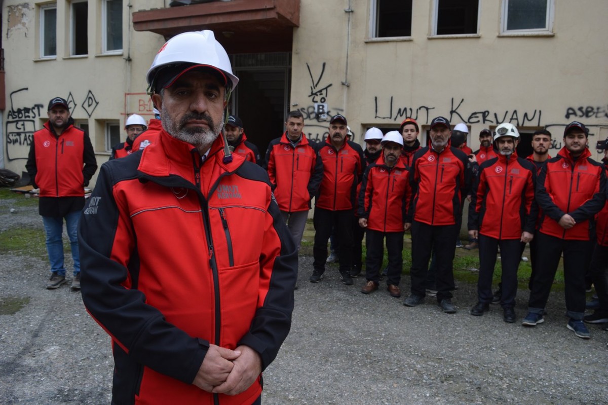 Umut Kervanı,  arama kurtarma ekibini kurdu