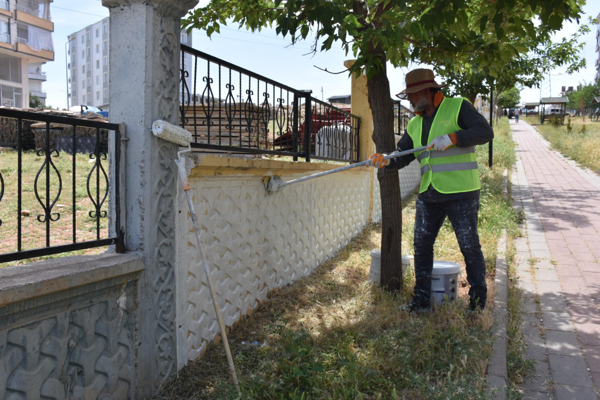 Siirt Belediyesi, Kent Genelinde Parklarda Detaylı Bakım ve Onarım Çalışması Başlattı!