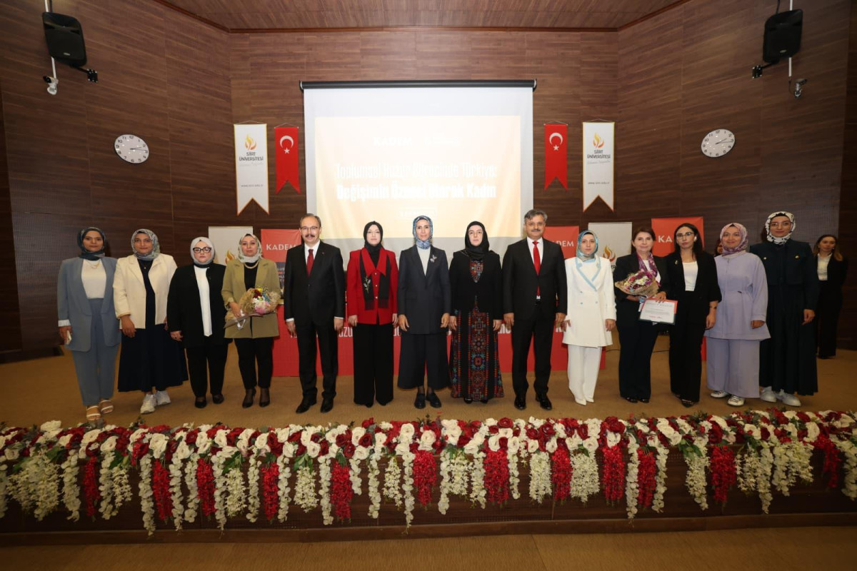 Siirt Üniversitesi’nde “Toplumsal Huzur Sürecinde Türkiye: Değişimin Öznesi Olarak Kadın” Paneli Gerçekleştirildi
