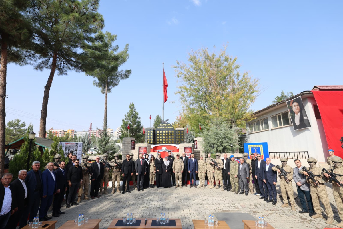 SİİRT’TE HELİKOPTER KAZASINDA ŞEHİT OLAN 17 KAHRAMAN MEHMETÇİK DUALARLA ANILDI 