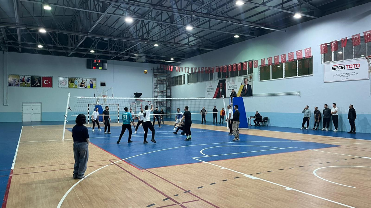 Kurtalan'da Kurumlar Arası Voleybol Heyecanı Başladı