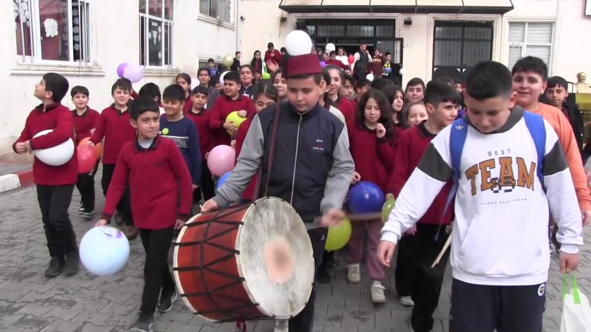  SİİRT TE NAMAZ ŞAMPİYONU 200 ÖĞRENCİ MADALYALARINI ALDI