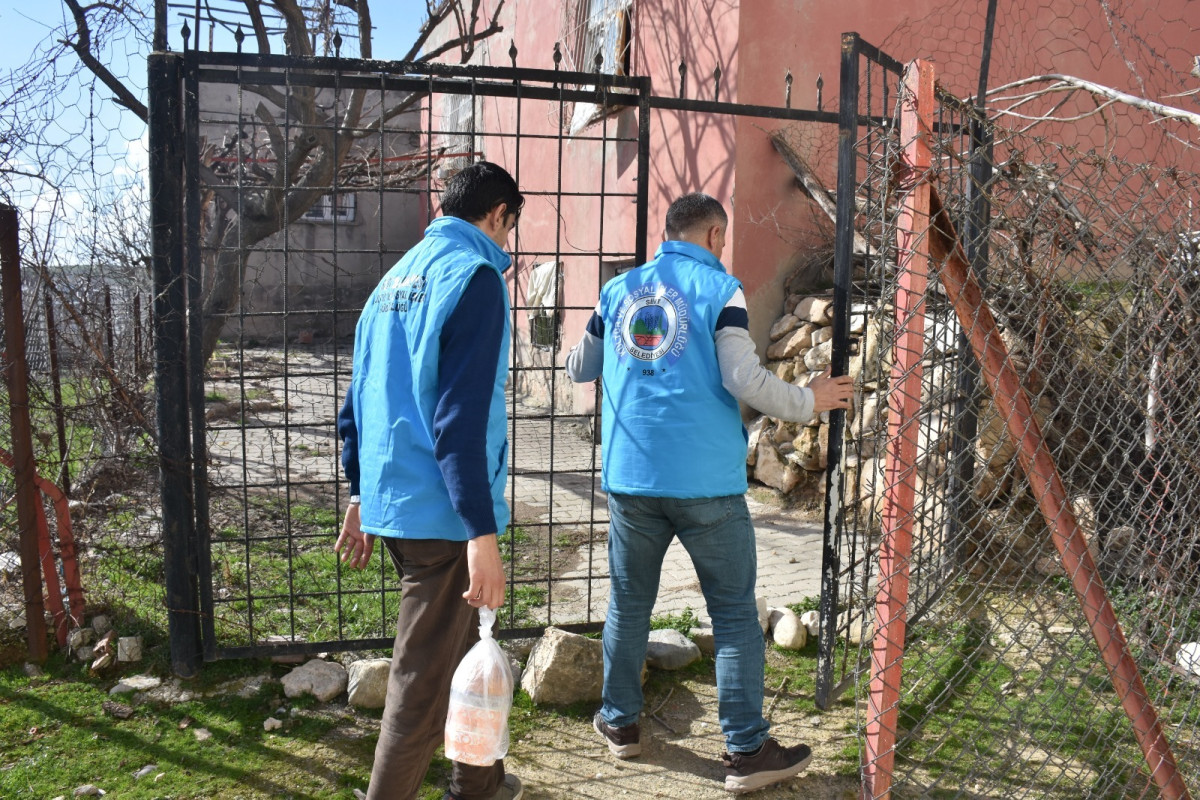Siirt Belediyesi, Ramazan ayı kapsamında dar gelirli ailelere yönelik sıcak yemek desteği sağlıyor.