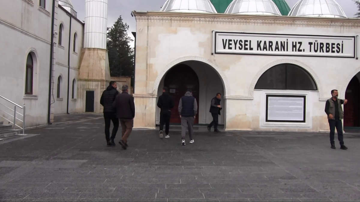 İstanbul’ hırkası ziyaret edilirken Siirt te de kendisi ziyaret ediliyor