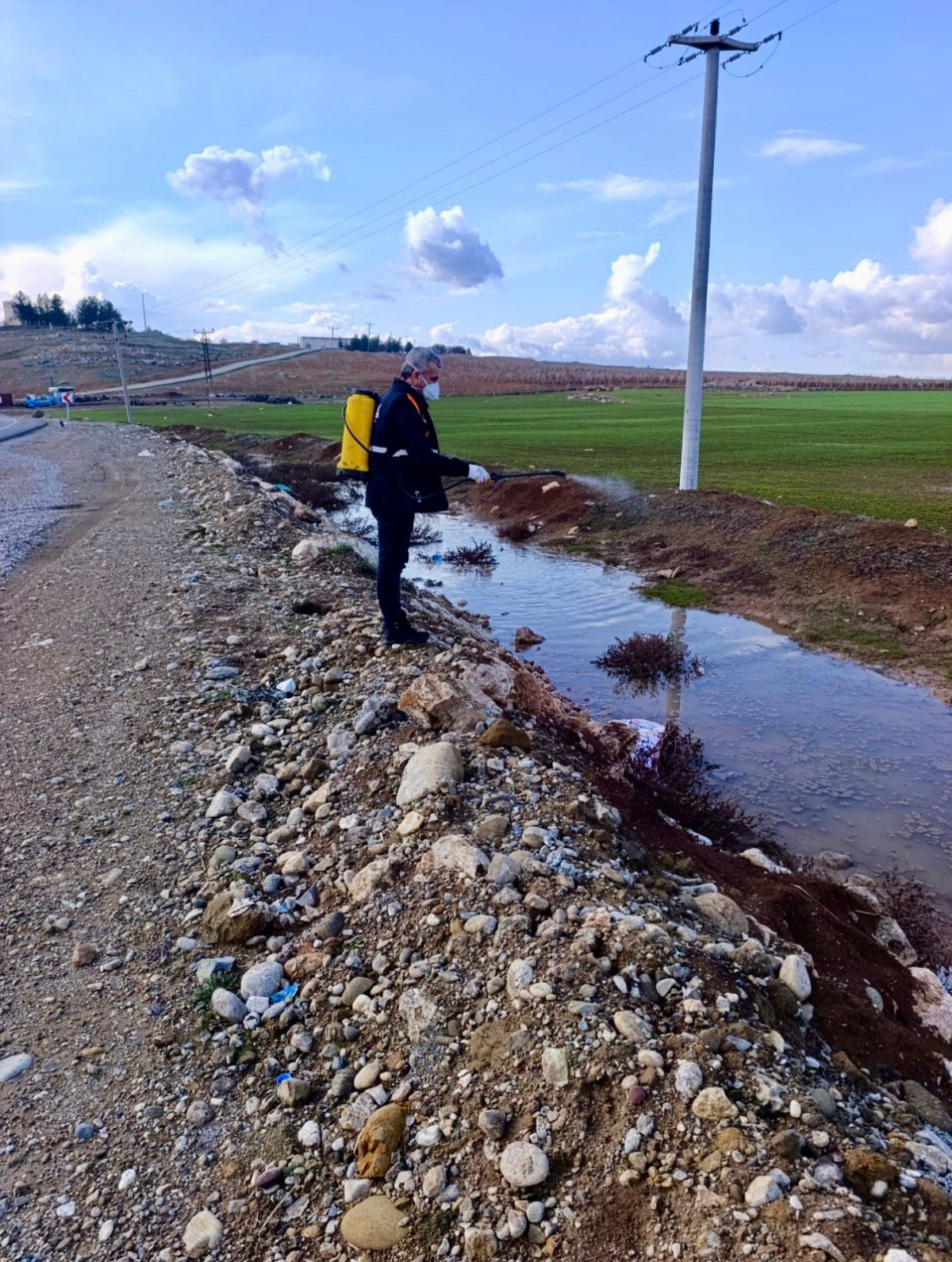 SİİRT BELEDİYESİ LARVA ÖNCESİ KAPSAMLI İLAÇLAMA ÇALIŞMALARI BAŞLATILDI