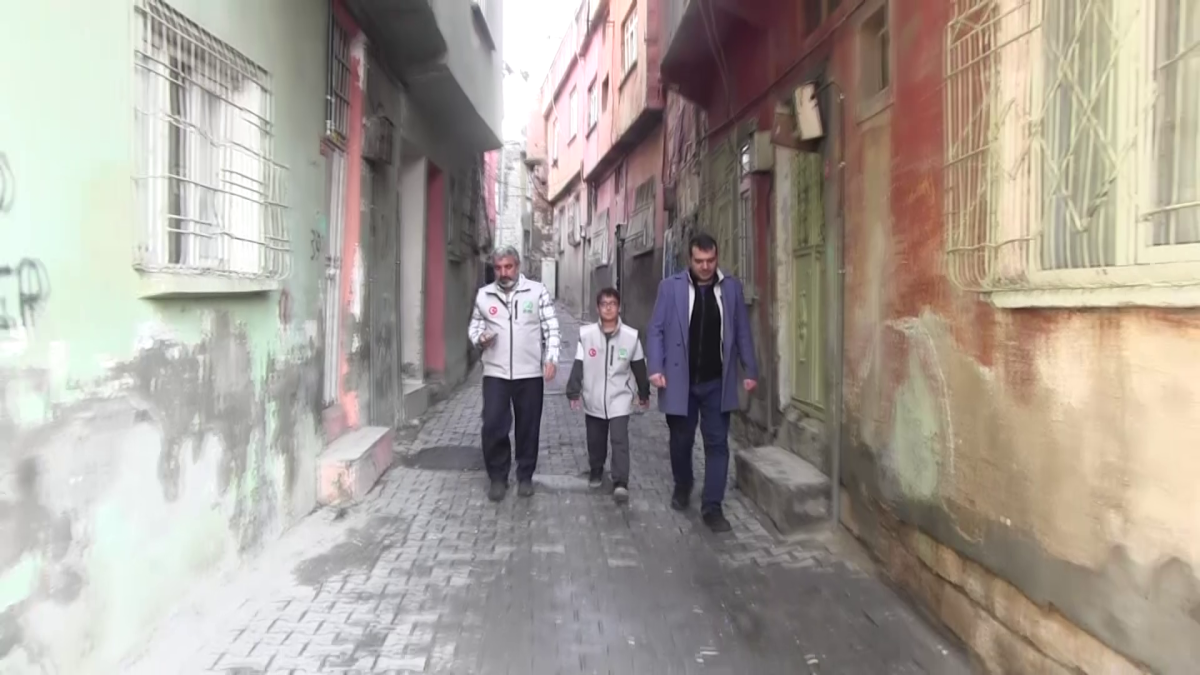 SİİRT UMUT KERVANINDAN 1000 AİLEYE GIDA YARDIMI