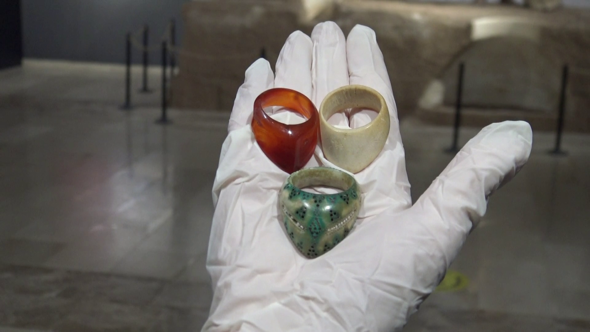 Batman Hasankeyf'e Arkeolojik 800 yıllık (Okçu yüzüğü ) Zihgir bulundu