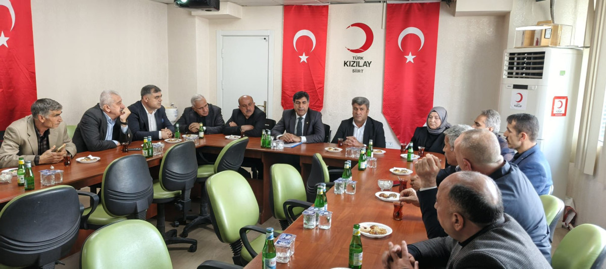 SİİRT KIZILAY MERKEZ  MAHALLE MUHTARLARIYLA TOPLANTI YAPTI
