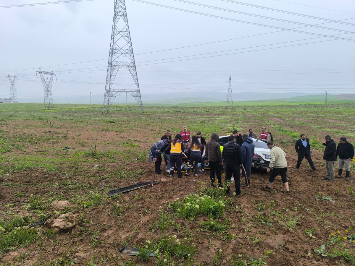 KURTALAN BATMAN KARAYOLUNDA MEYDANA GELEN TRAFİK KAZASINDA İKİ  ÖLÜ 3 YARALI 