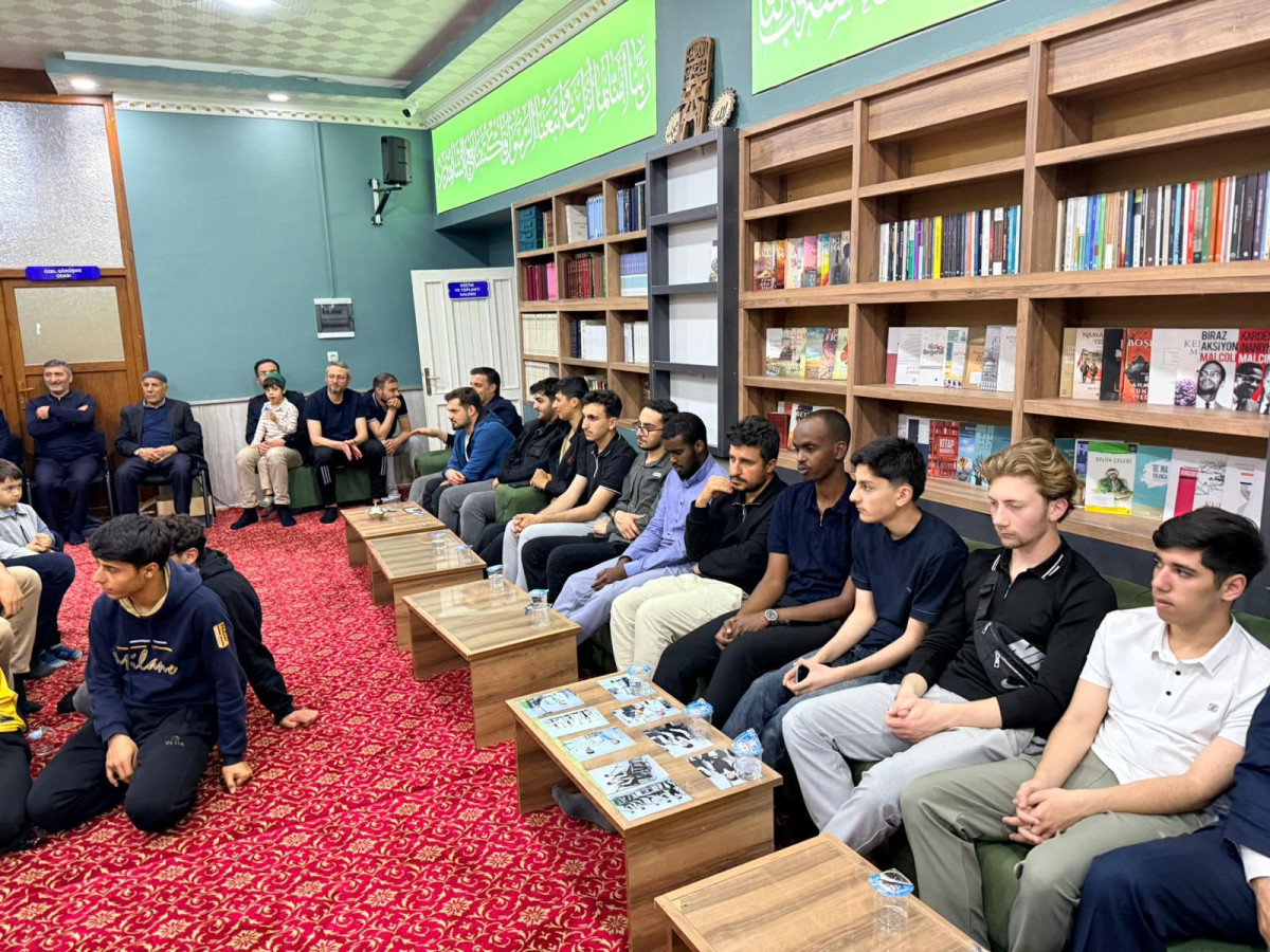 Ensar Camii’nde Gençleri Buluşturan Meşk Gecesi Düzenlendi