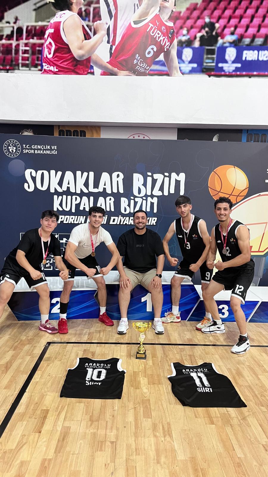 BASKETBOLCU GENÇLERİMİZ BÖLGE ŞAMPİYONU OLDU