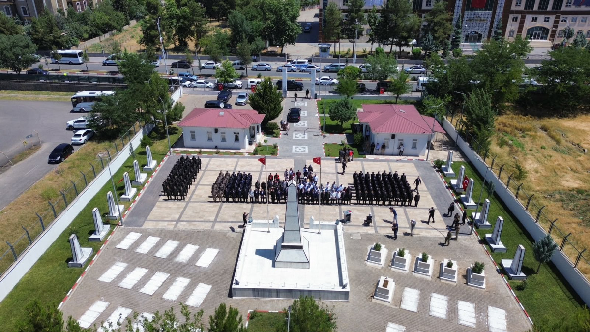 SİİRT'TE 15 TEMMUZ'UN 10. YILINDA ŞEHİTLER MİNNET VE DUALARLA YÂD EDİLDİ