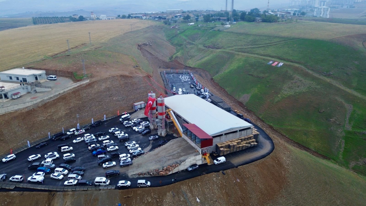 Siirt Valiliği İl Özel İdaresi bünyesinde 115 milyon TL yatırımla kurulan tesis, yıllık 37 milyon 220 bin 750 TL tasarruf sağlamayı hedefliyor.