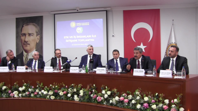 Şırnak Milletvekili Aslan Tatar toplantıda yaptığı konuşma güne damga vurdu Siirt Hakkari’nin gerisinde dedi  