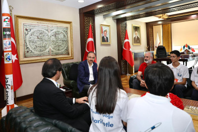 VALİ KIZILKAYA, TEKNOFEST’TE TÜRKİYE 4.’SÜ OLAN GENÇLERİ TEBRİK ETTİ!